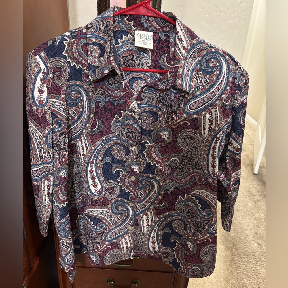 Allison Daley Men's Paisley Button-Down Shirt in Navy and Maroon